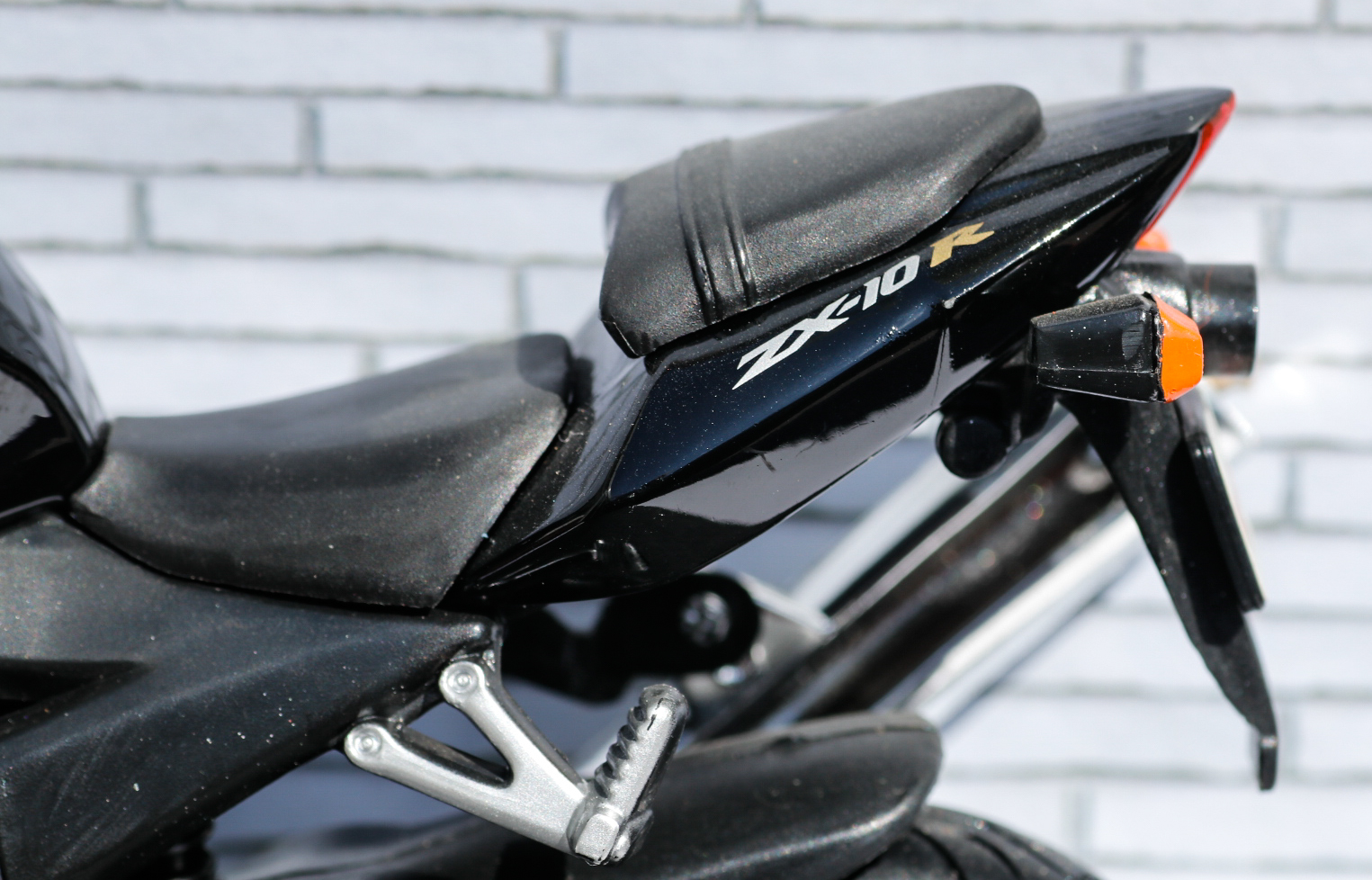 Maisto 1-12 Kawasaki ZX10R